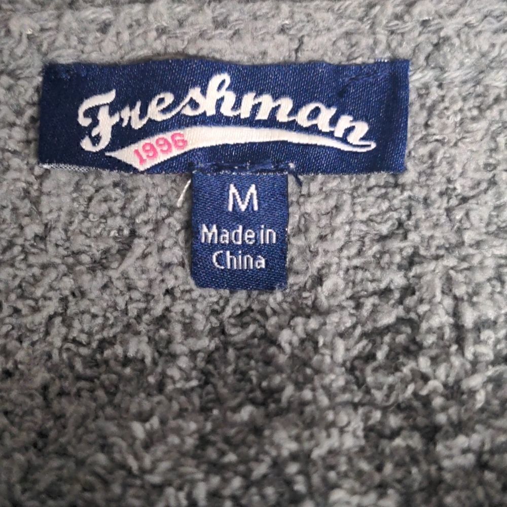 Freshman Cropped Sweater - Picture 4 of 5
